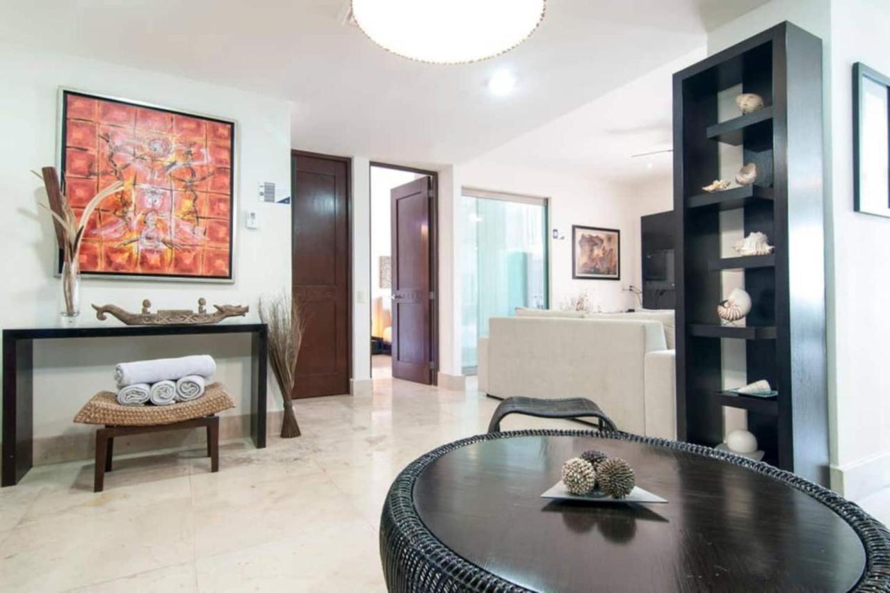 Luxurious & Central Condo In Playa Steps From The Beach Playa del Carmen Buitenkant foto