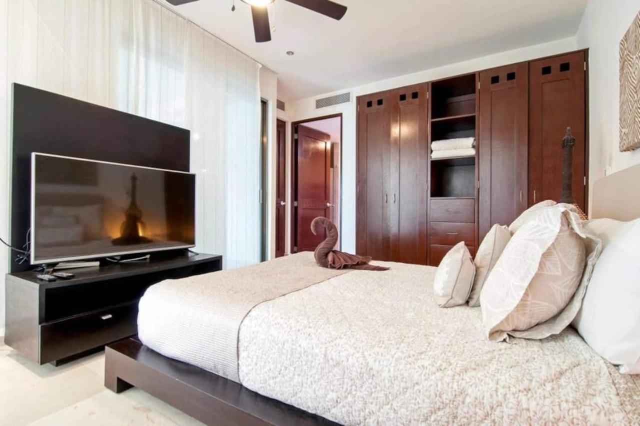 Luxurious & Central Condo In Playa Steps From The Beach Playa del Carmen Buitenkant foto
