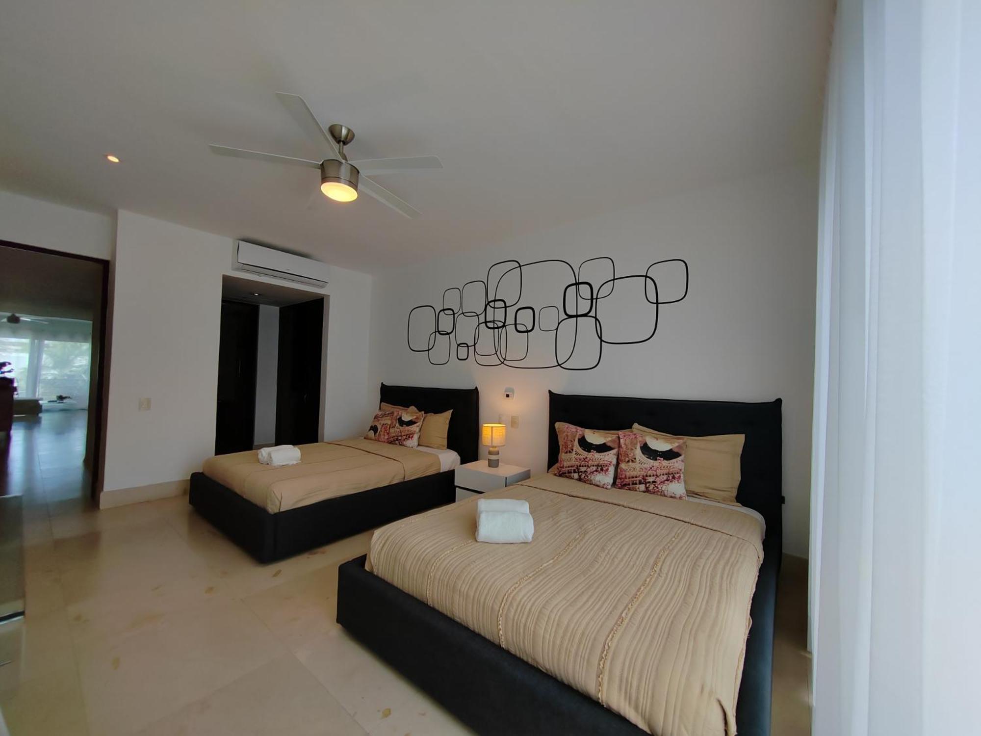 Luxurious & Central Condo In Playa Steps From The Beach Playa del Carmen Buitenkant foto