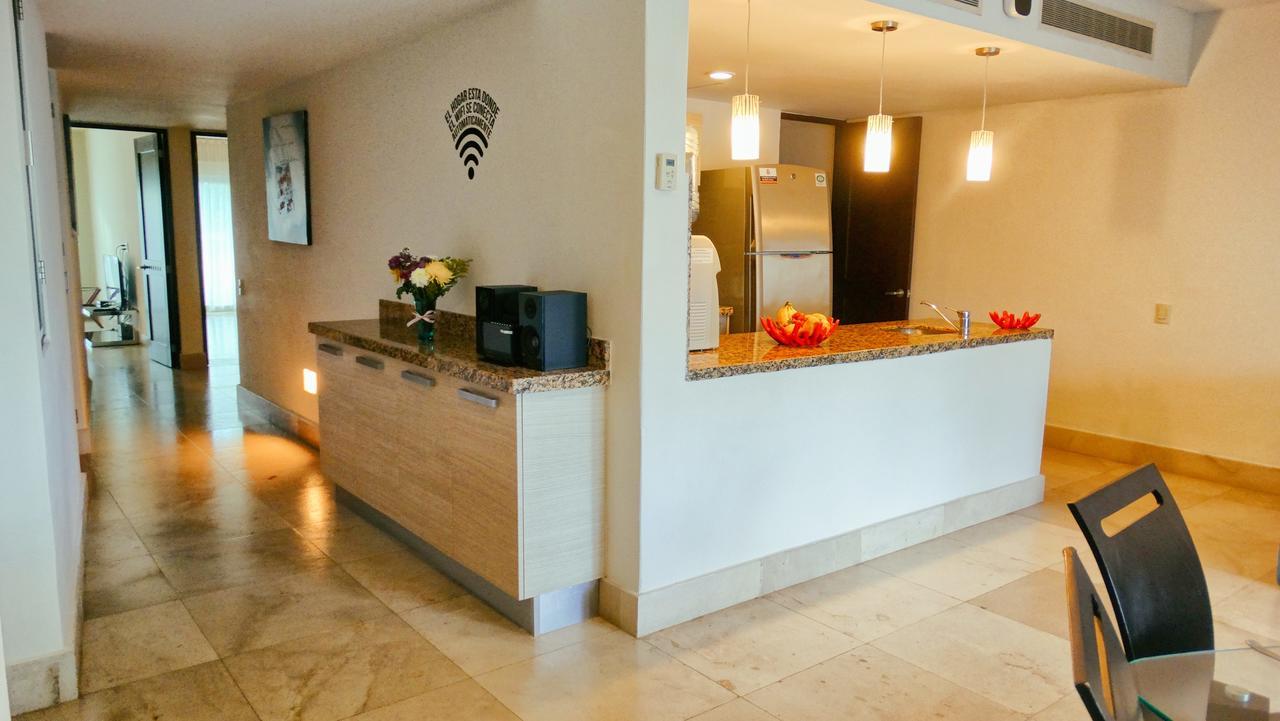 Luxurious & Central Condo In Playa Steps From The Beach Playa del Carmen Buitenkant foto