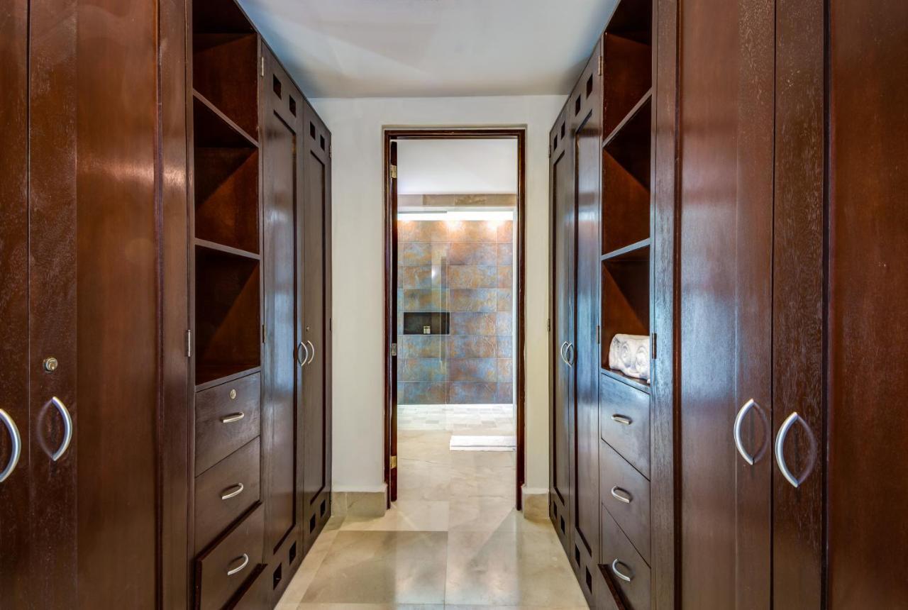 Luxurious & Central Condo In Playa Steps From The Beach Playa del Carmen Buitenkant foto