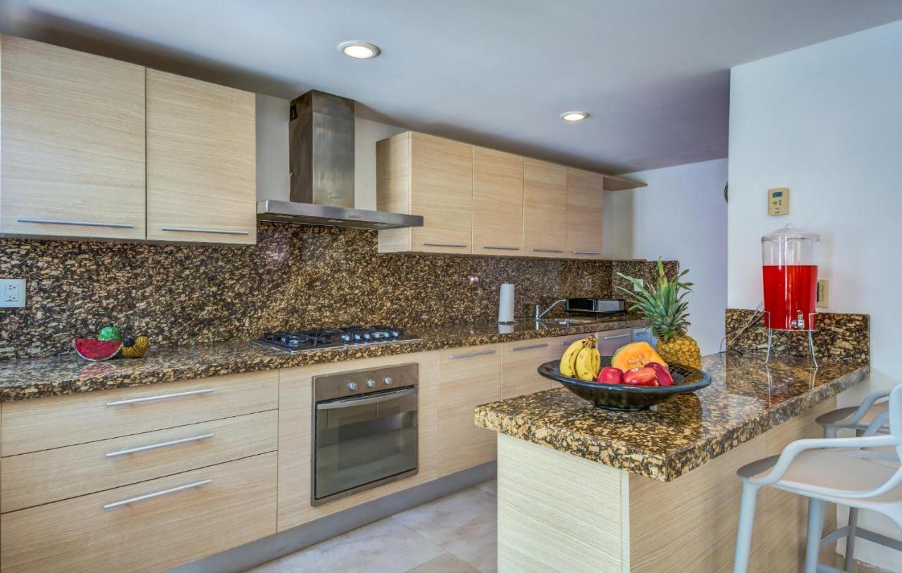 Luxurious & Central Condo In Playa Steps From The Beach Playa del Carmen Buitenkant foto